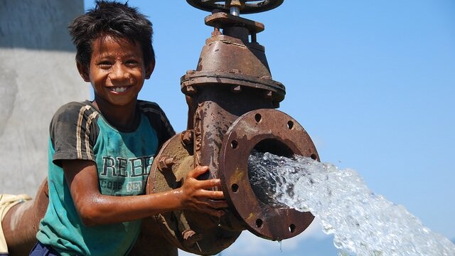 Kid with water pipe